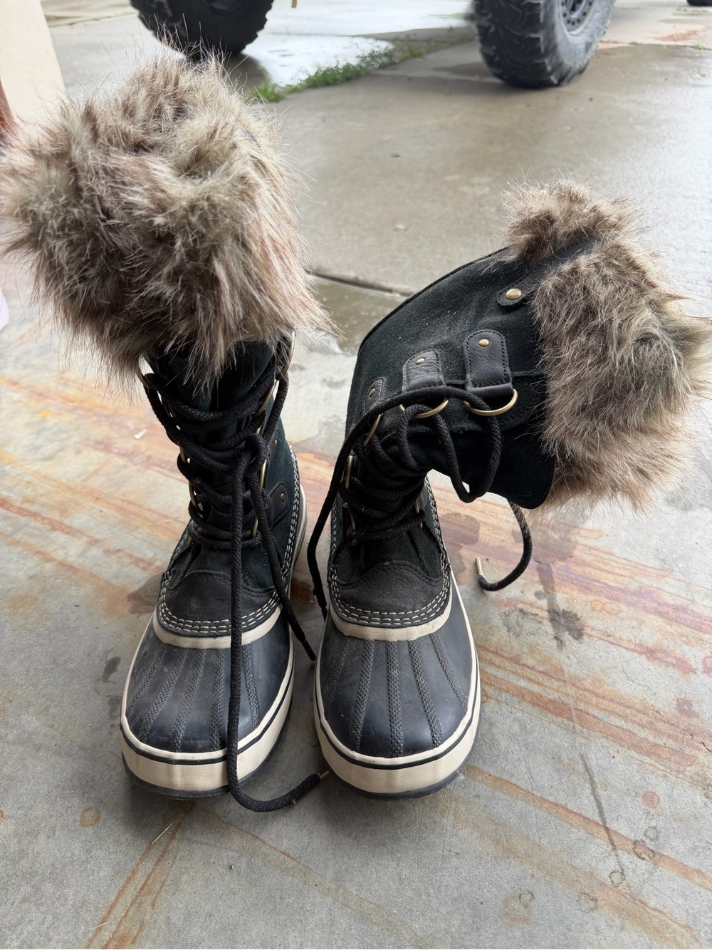 Sorel Black and Brown Lace-Up Fur-Trim Winter Boots